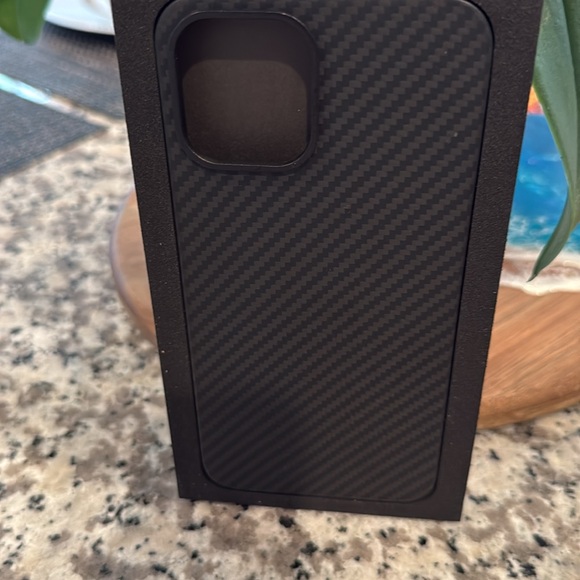 Great combo accessories for your iPhone 12 Pro Max. Black Case & Charging Cable - Picture 3 of 8